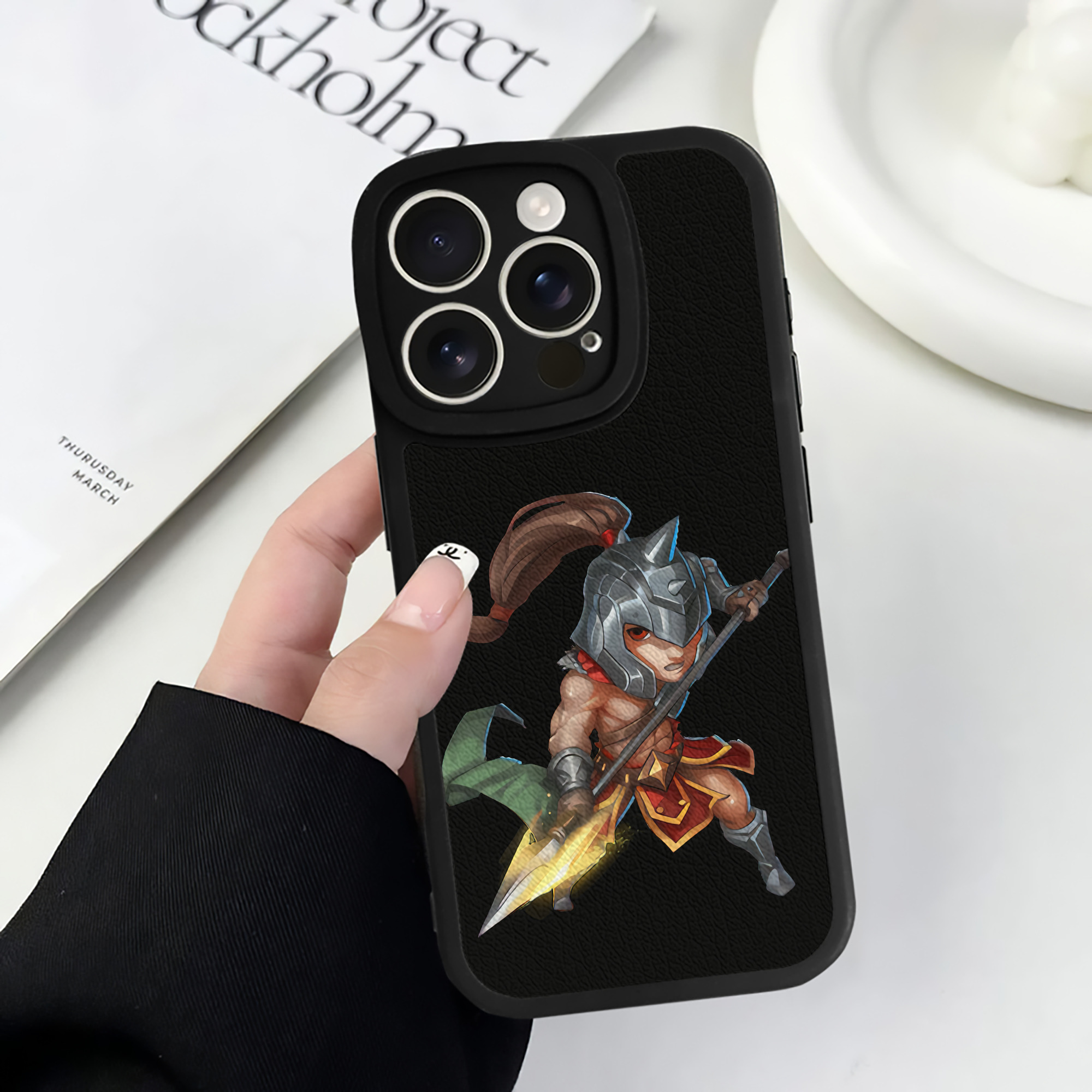 リーグ・オブ・レジェンド League of Legends LOL 【iPhone 16シリーズ対応】シリコンスマホケース（レザー調） 材質：シリコン